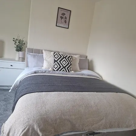 2 Bed House Close To Skinningrove Carlin How