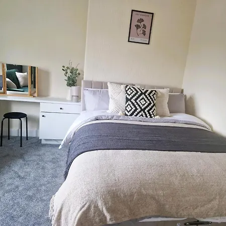 2 Bed House Close To Skinningrove Carlin How