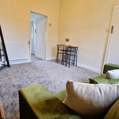 2 Bed House Close To Skinningrove *