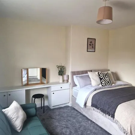 2 Bed House Close To Skinningrove Carlin How